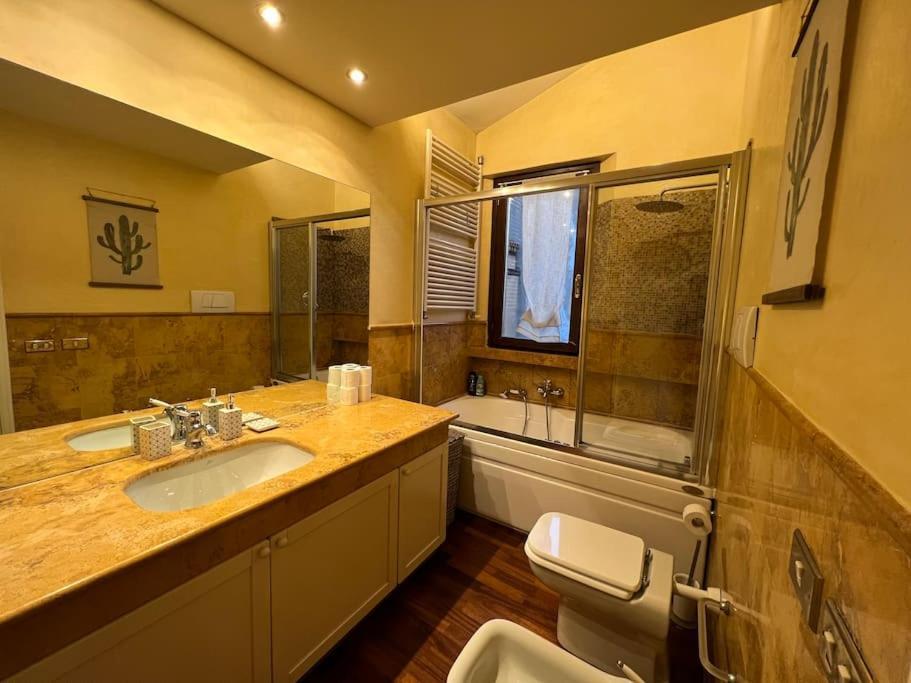 Margherita Apartment W/ Terrace Bolonya Dış mekan fotoğraf
